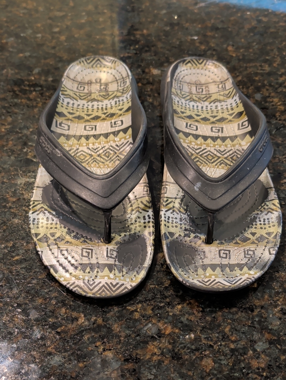 🍉CROCS Kids Olive and Black Patterned Flip Flops